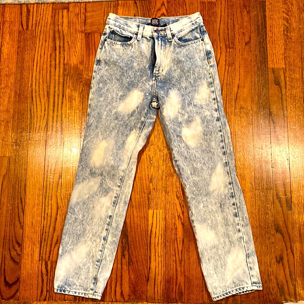 Urban Outfitters BDG women’s size 25 slim straight acid wash jeans